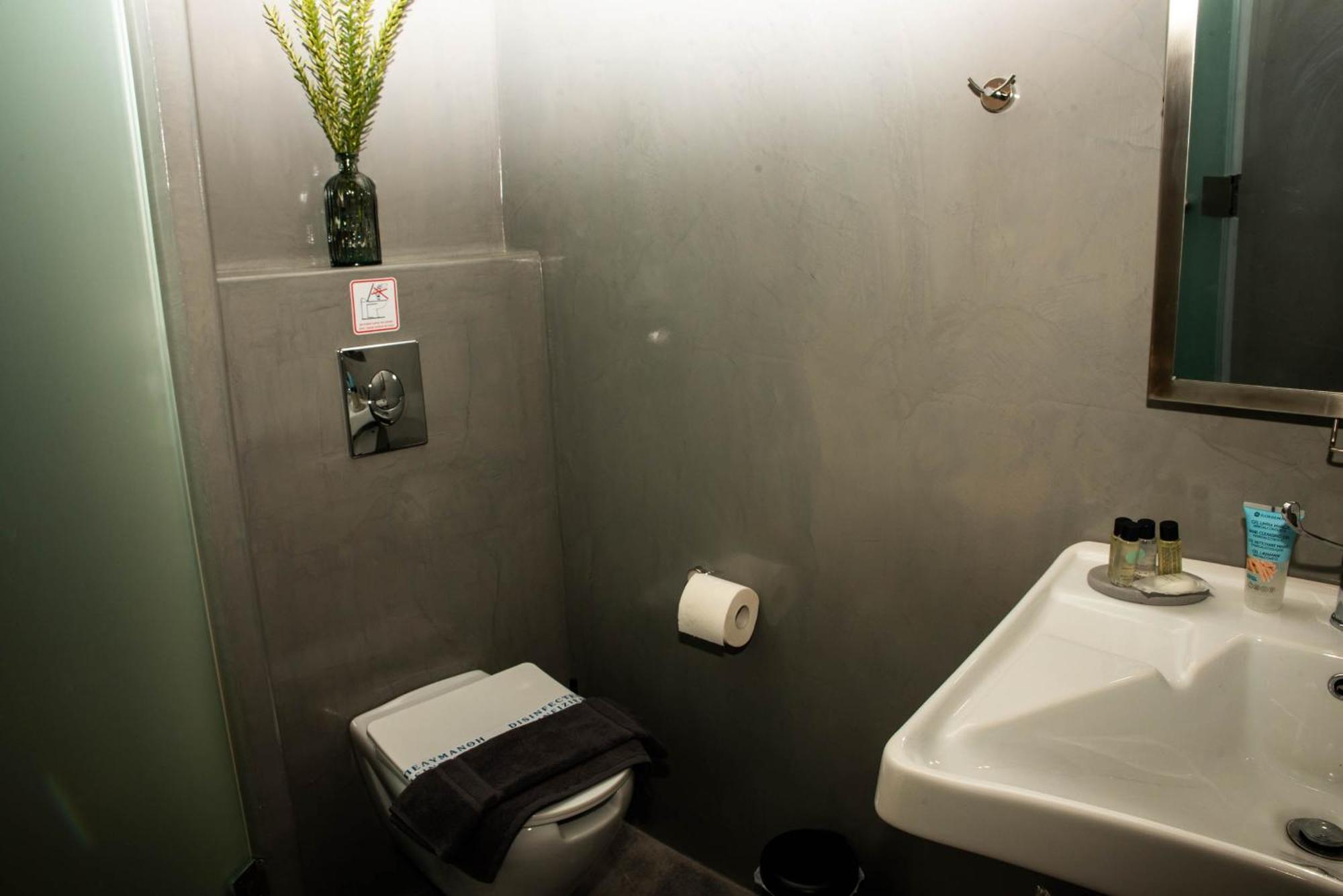 Aidani Luxurious Rooms Vothon Room photo