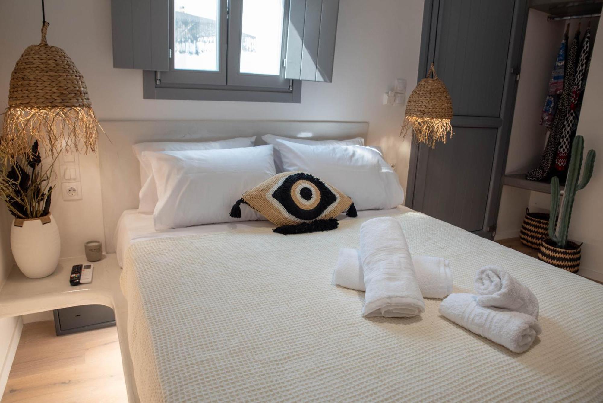 Aidani Luxurious Rooms Vothon Room photo
